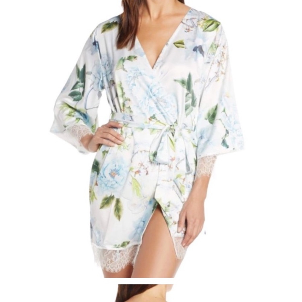 Anthropologie Homebodii Amalia Lace Trim Blue Floral Watercolor Robe